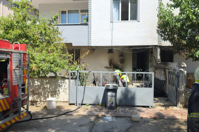 İnegöl'de apartman önünde yangın: Bir kişi dumandan etkilendi