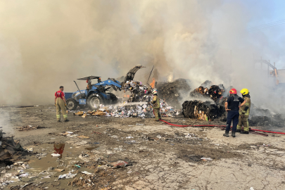 Bursa’da geri dönüşüm tesisinde çıkan yangın korkuttu