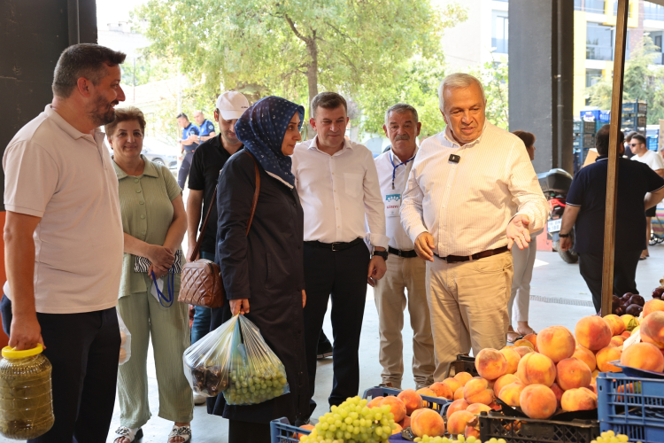 Nilüfer’de aşure bereketi: Başkan Özdemir kazanın başına geçti - Bursa Hayat Gazetesi-4