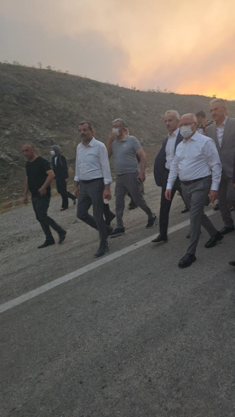 Bursa'nın iki ilçesinde orman yangını büyüyor! Müdahale sürüyor-Bursa Hayat Gazetesi-3