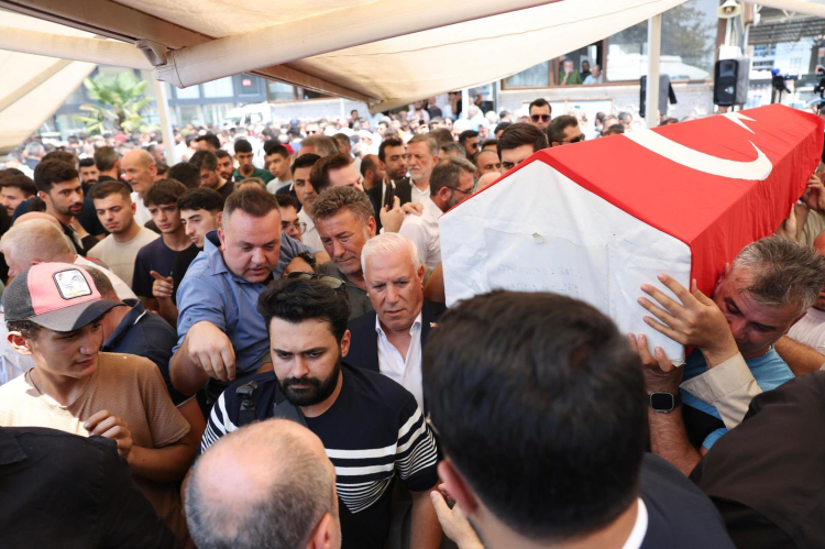 Bursalılar kazada kaybettiği gönüllü kahramanlarını uğurladı - Bursa Hayat Gazetesi-3