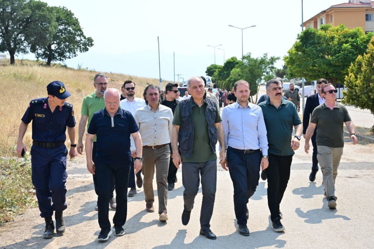 Başkan Oktay Yılmaz yangın sürecinde sahadan ayrılmadı - Bursa Hayat Gazetesi-5