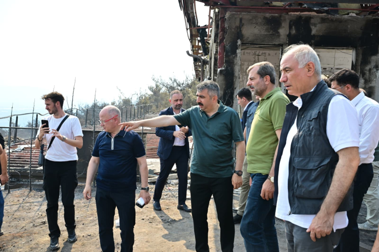 Başkan Oktay Yılmaz yangın sürecinde sahadan ayrılmadı - Bursa Hayat Gazetesi-4