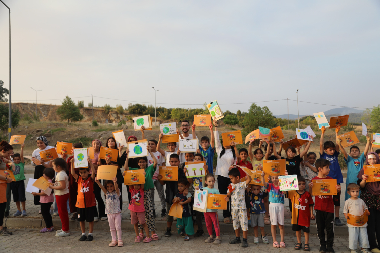Bursa Büyükşehir’den yangın mağduru çocuklara moral - Bursa Hayat Gazetesi-2