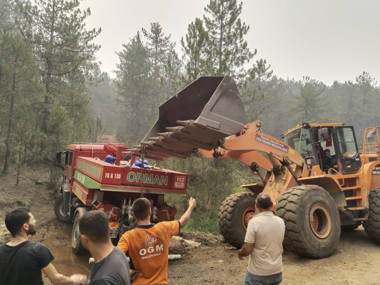 Bursa’da dayanışmanın gücü sahada görüldü! İnegöl’den destek yağdı- Bursa Hayat Gazetesi-2