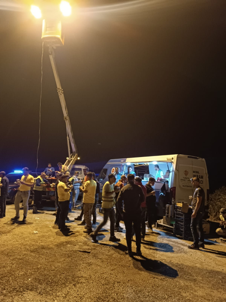 Bursa’daki yangın söndürme çalışmalarına Kütahya’dan sıcak ikram Bursa Hayat-2