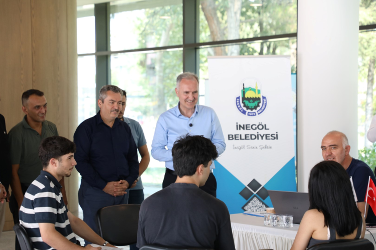 Başkan Alper Taban’dan üniversite adaylarına moral ziyareti - Bursa Hayat Gazetesi-4