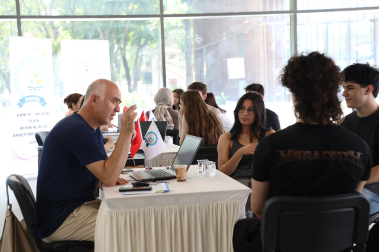 Başkan Alper Taban’dan üniversite adaylarına moral ziyareti - Bursa Hayat Gazetesi-3