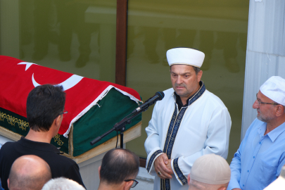 Bursa’da acı veda! Oğlunun cenaze namazını kıldırdı