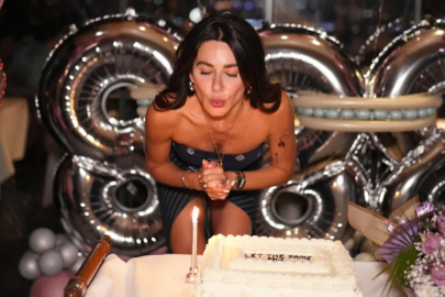 Nesrin Cavadzade'den Mısır’da çöl kutlaması!