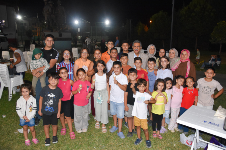Gemlik Belediyesi’nden çocuklara açık hava sinema şöleni -Bursa Hayat-2