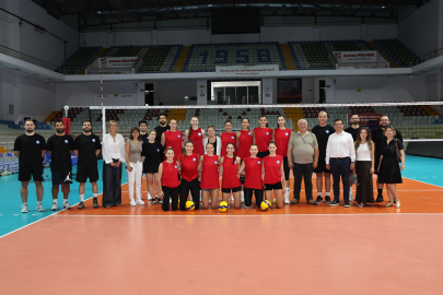 Nilüfer Belediyespor Eker Kadın Voleybol Takımı, iddialı geliyor!