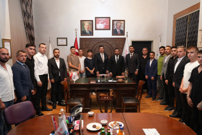 Yenişehir Belediye Başkanı Ercan Özel, Ülkü Ocakları heyetini ağırladı