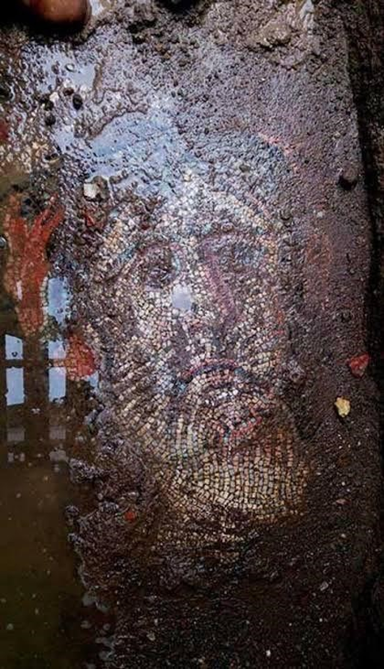 Bursa İznik'te tarihe ışık tutan mozaik keşfi!  -Bursa Hayat-5