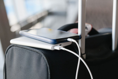 Uçuş güvenliği alarmı! Powerbanklar yasaklanıyor mu?