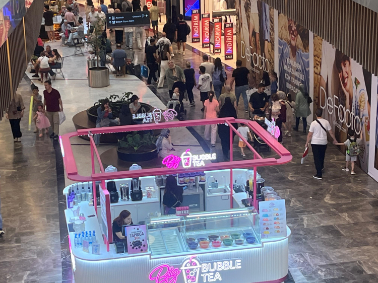 Bursa’da AVM’lere yoğun ilgi! Sıcaktan kaçıp buraya sığındılar -Bursa Hayat-3