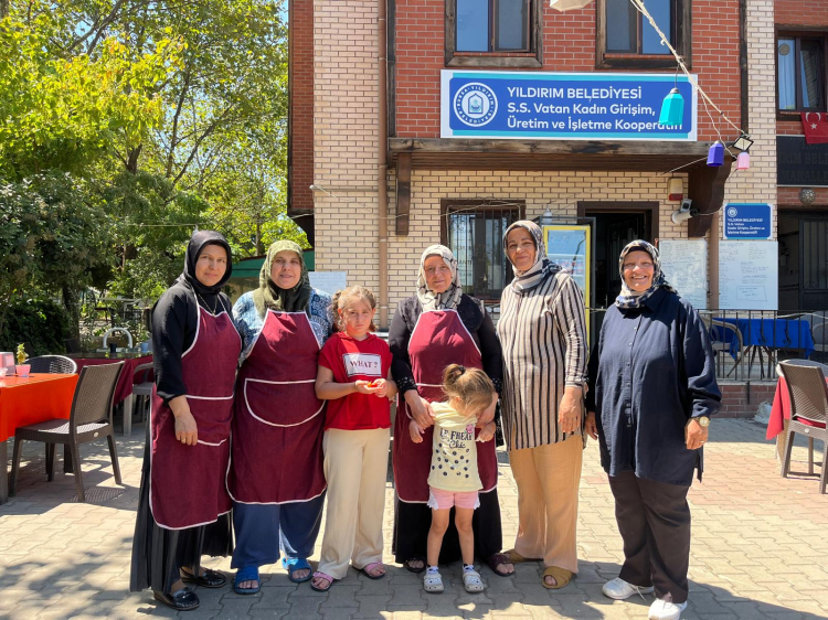 Bursa’da Vatan Mahallesi Kadın Kooperatifi’nden kışa hazırlık! -Bursa Hayat-2