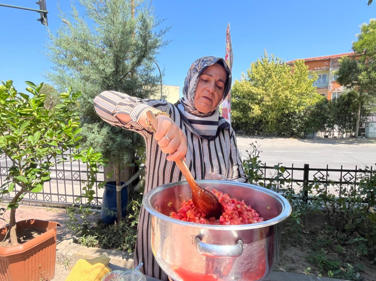 Bursa’da Vatan Mahallesi Kadın Kooperatifi’nden kışa hazırlık! -Bursa Hayat-6