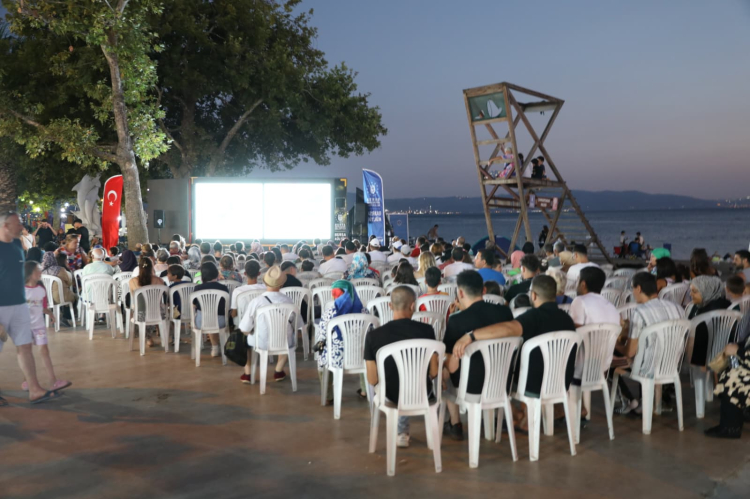 Bursa'da yaz akşamları Kamyoled Sineması ile renklendiriyor -Bursa Hayat-2