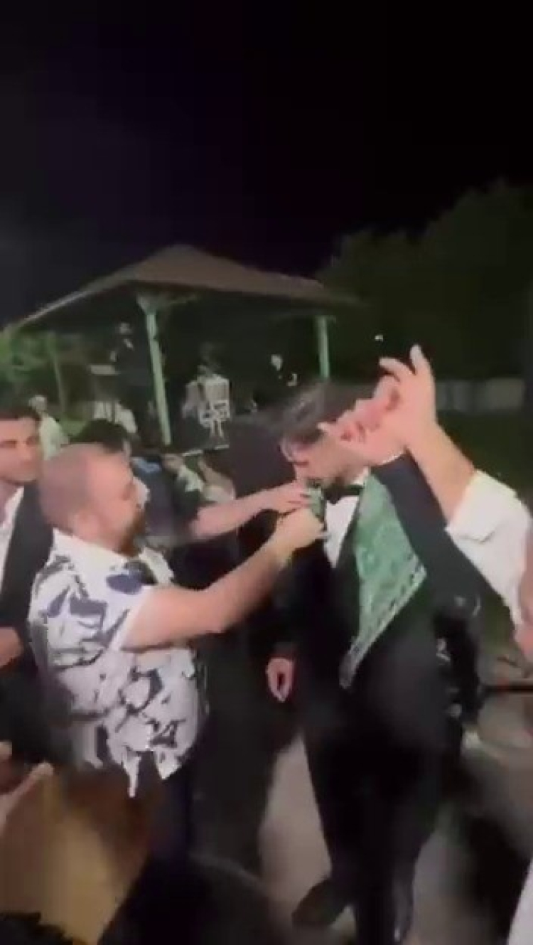 Bursa'da bir düğünde davetlileri şaşırtan hediye!-Bursa Hayat Gazetesi-2