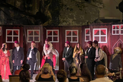 İnegöl Belediyesi Tiyatrosu, Urla'da büyük beğeni topladı!