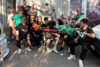 Bursaspor - Eskişehirspor maçı öncesi tribünlerden dostluk mesajı