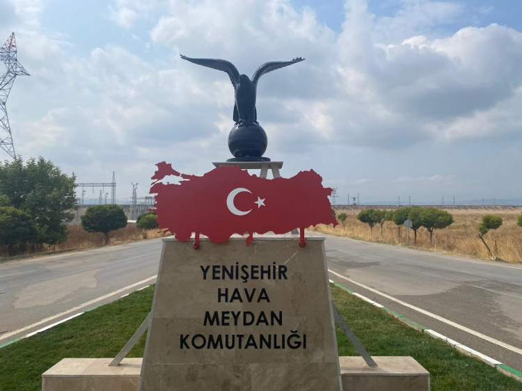 Bursa’da Türk Bayraklı Kartal Heykeli büyük beğeni topladı!-Bursa Hayat Gazetesi-2