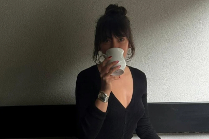 Neslihan Atagül 33. yaşını ailesiyle kutladı