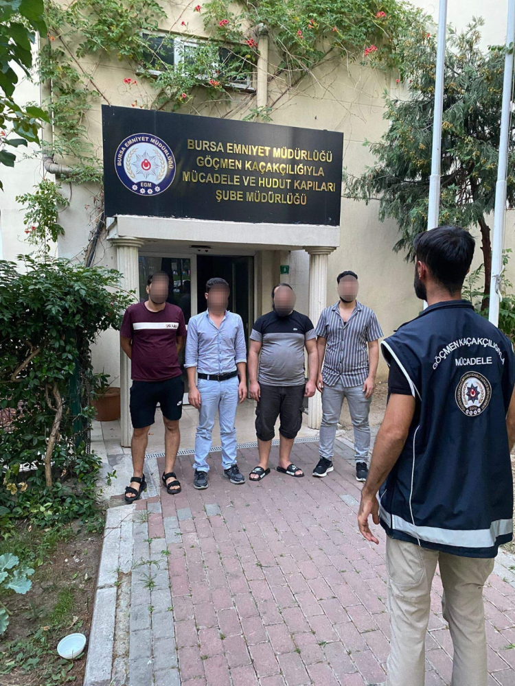 Bursa'da ekipler göçmen kaçakçılığına geçit vermedi-Bursa Hayat Gazetesi-3