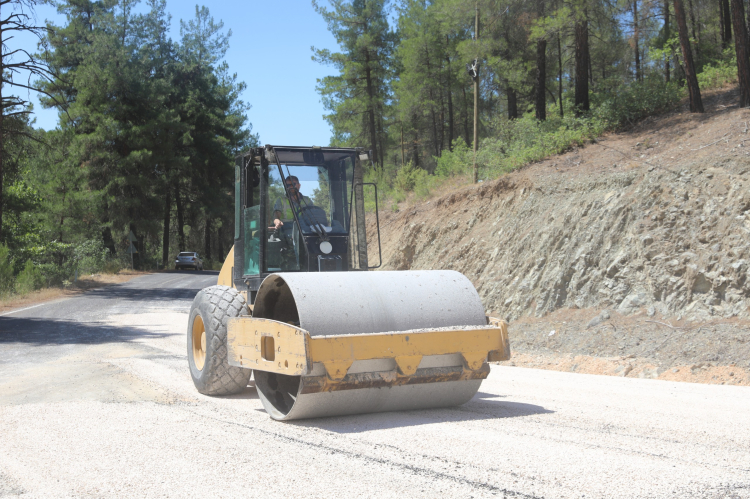 Bursa'da Orhaneli Topuk Mahallesi yolu 35 yıl sonra yenilendi - Bursa Hayat Gazetesi-2