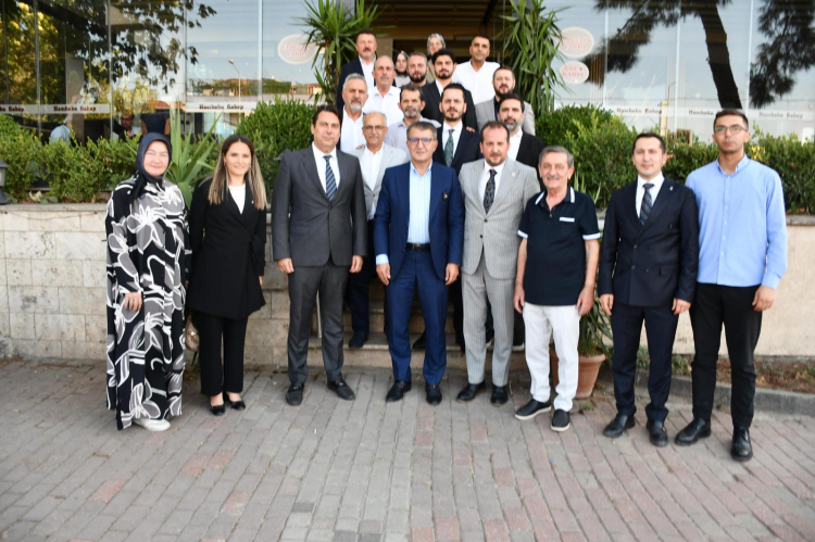 AK Parti’den Osmangazi’de Türkiye Yüzyılı buluşmaları - Bursa Hayat Gazetesi-4