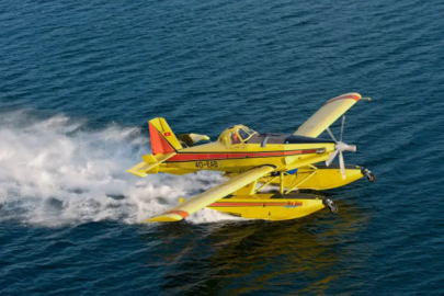 Yangın söndürme uçağı eğitim uçuşunda kaza kırıma uğradı