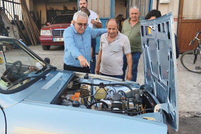 41 yıl sonra ilk otomobiline kavuştu: “Maviş” yeniden hayata döndü