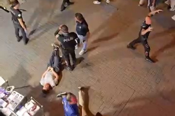 Bursa’da bıçaklı kavgaya polisten biber gazlı müdahale