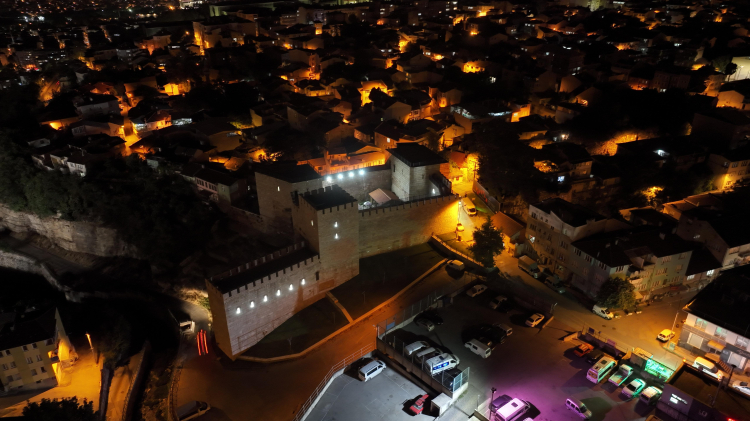 Bursa’da kültürel yolculuk gece saatlerinde de sürüyor - Bursa Hayat Gazetesi-3