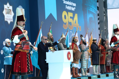 Cumhurbaşkanı Erdoğan’dan Malazgirt’te önemli mesajlar