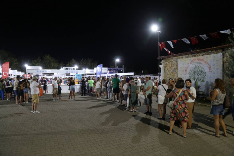 Edebiyatın kalbi bu fuarda attı! Sanat, bilim ve dayanışma dolu hafta - Bursa Hayat Gazetesi-5