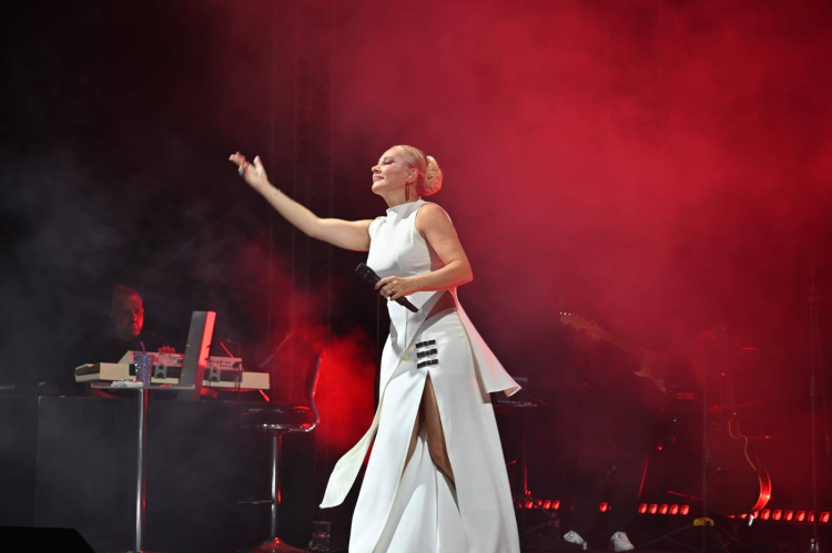 LongozFest 2025 Karacabey’de Funda Arar konseriyle büyüleyici final - Bursa Hayat Gazetesi-3