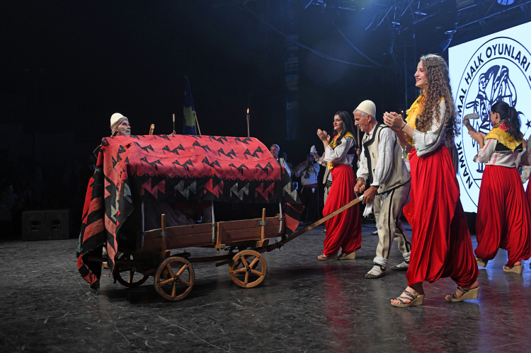 Osmangazi'de Balkan rüzgarı... Folklor, müzik ve dansın buluşması - Bursa Hayat Gazetesi-5