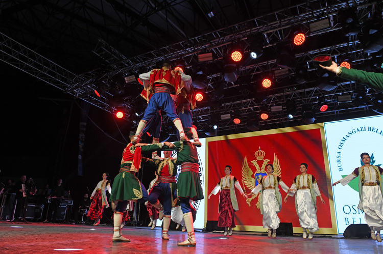 Osmangazi'de Balkan rüzgarı... Folklor, müzik ve dansın buluşması - Bursa Hayat Gazetesi-3