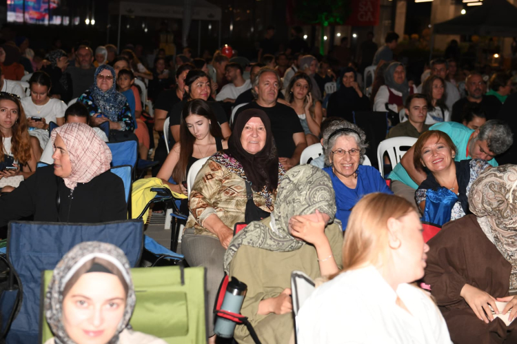 Bursa'da yaz nostaljisi: “Bursa Bülbülü” Osmangazililerle buluştu - Bursa Hayat Gazetesi-2