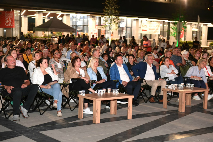 Bursa'da yaz nostaljisi: “Bursa Bülbülü” Osmangazililerle buluştu - Bursa Hayat Gazetesi-3