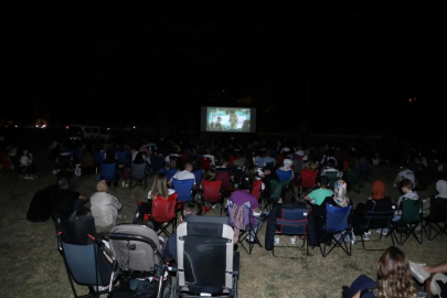 İnegöl’de açık hava sinemayla nostaljik bir yaz gecesi