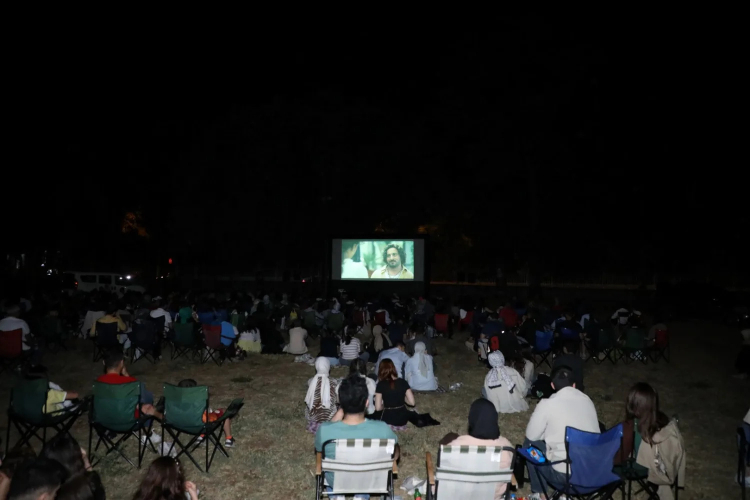 İnegöl’de açık hava sinemayla nostaljik bir yaz gecesi - Bursa Hayat Gazetesi-2