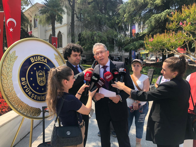 Bursa'da Atatürk Anıtı önünde 30 Ağustos kutlamaları sürüyor - Bursa Hayat Gazetesi-3