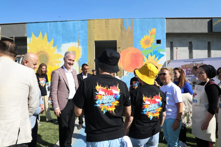 İnegöl'de sanat sokağa taştı: Uluslararası Duvar Resimleri Festivali başladı - Bursa Hayat Gazetesi-6