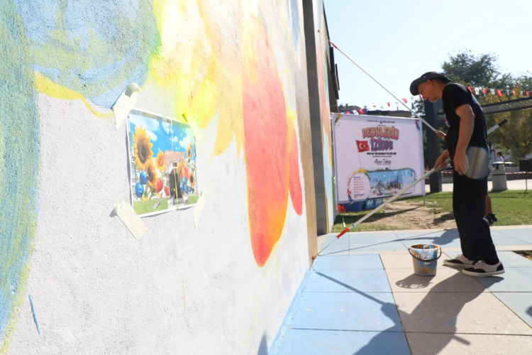 İnegöl'de sanat sokağa taştı: Uluslararası Duvar Resimleri Festivali başladı - Bursa Hayat Gazetesi-3