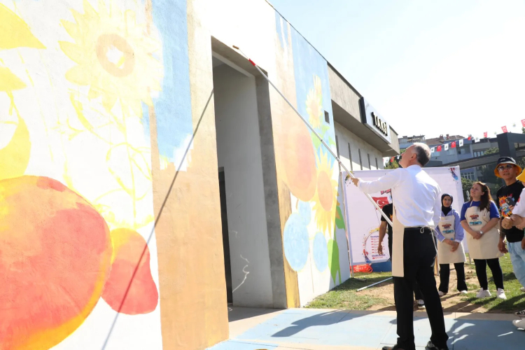 İnegöl'de sanat sokağa taştı: Uluslararası Duvar Resimleri Festivali başladı - Bursa Hayat Gazetesi-4