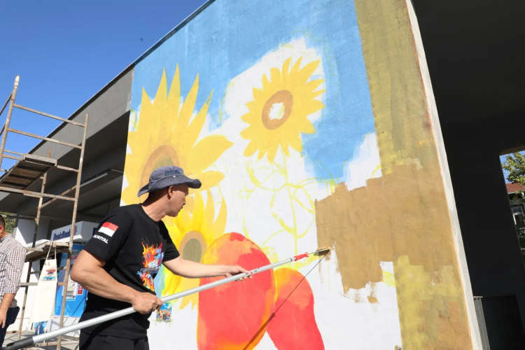 İnegöl'de sanat sokağa taştı: Uluslararası Duvar Resimleri Festivali başladı - Bursa Hayat Gazetesi-2