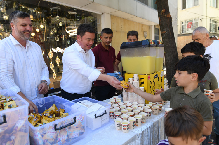 Osmangazi Belediye Başkanı Erkan Aydın mahallelerin nabzı yerinde tutuluyor - Bursa Hayat Gazetesi-3